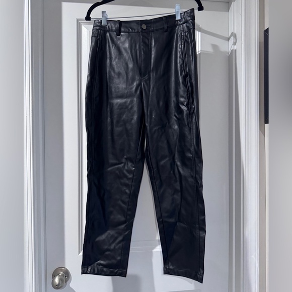 *NWT* BCBGeneration Women's Black Faux Leather Trousers Size Small - Picture 1 of 5